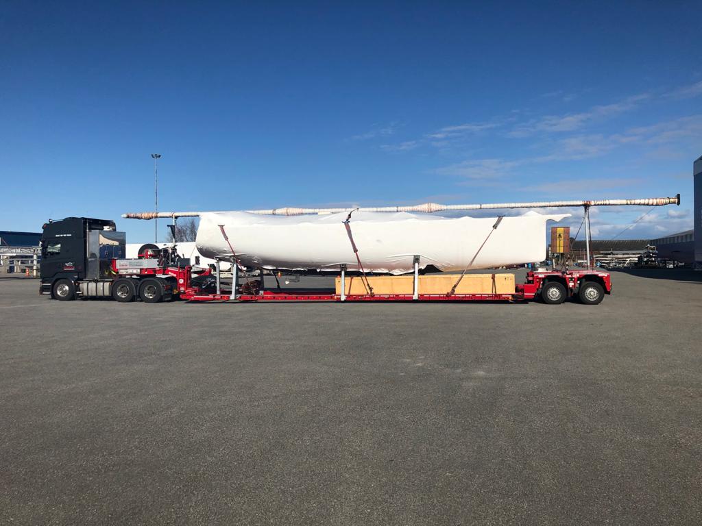 swan 48 cooloola on truck